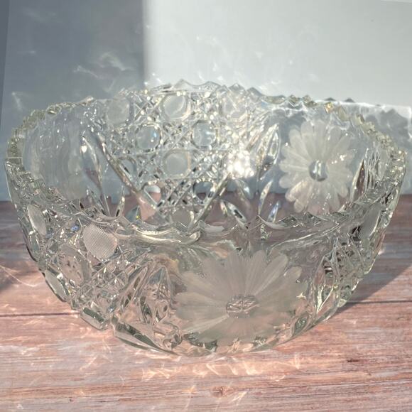 Vintage Cut Glass Crystal Bowl - Elegant Floral and Geometric Design - Picture 4 of 8